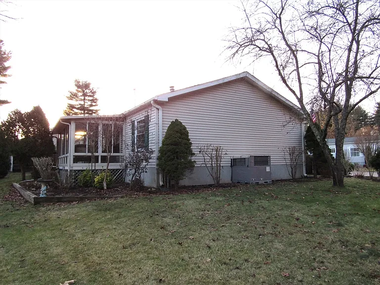 2 Heather Ln — Photo 5