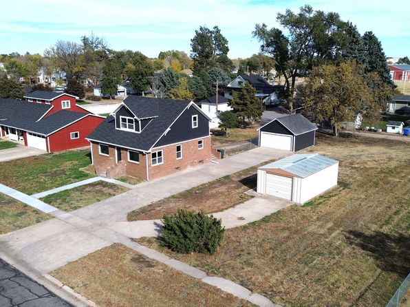 724 Wellington St, Imperial, NE 69033