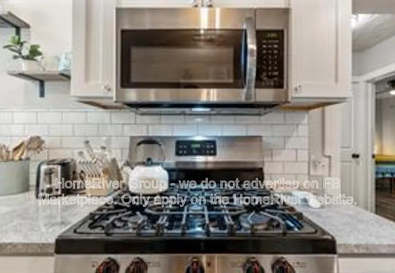 115 S Knoxville Ave — Photo 16