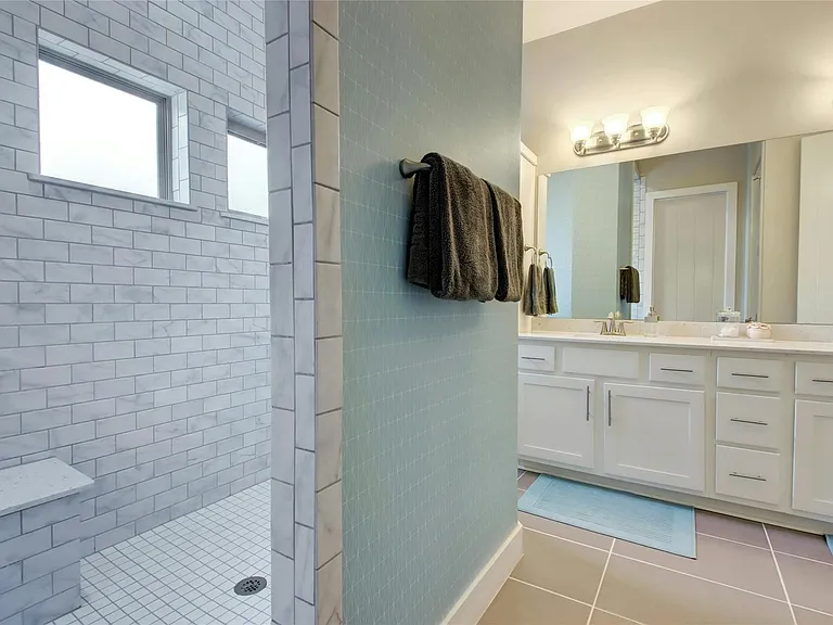 2114 Philomena St — Photo 22