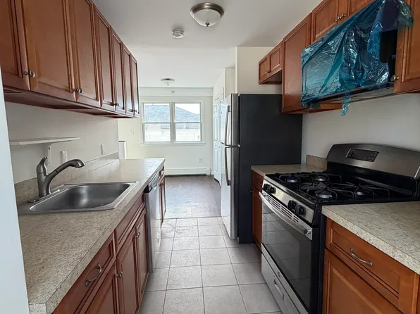 70 McLaughlin St Floor 2, Staten Island, NY 10305