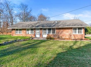 28 Lilchester Rd, Hopatcong, NJ 07843