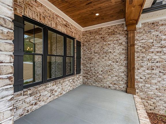 4th image of 6815 Ridge Rd