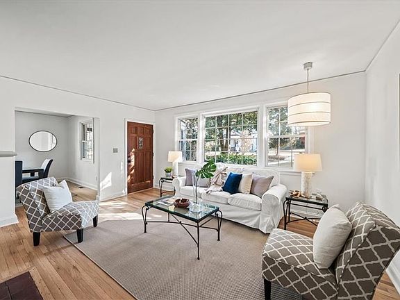 5th image of 153 McClean St