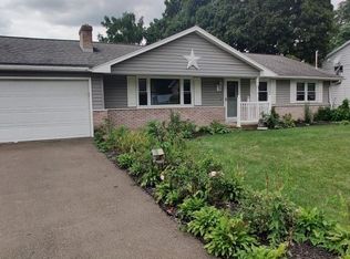 11 Columbine Dr, Binghamton, NY 13901