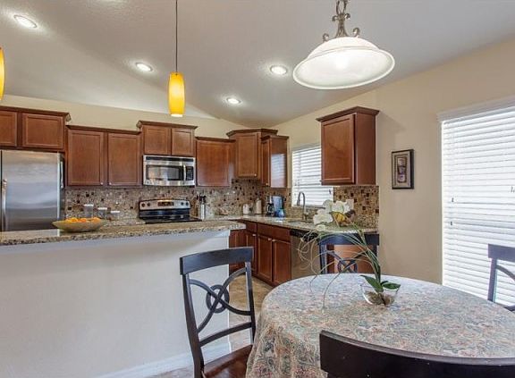 5th image of 1710 Oak Pond St