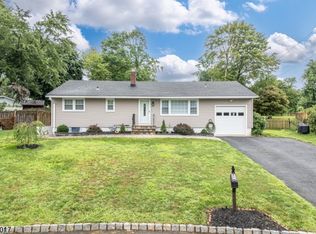 22 Valley View Dr, Mine Hill, NJ