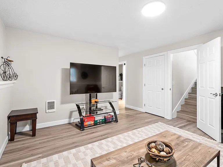 1820 N Burl Ln — Photo 24