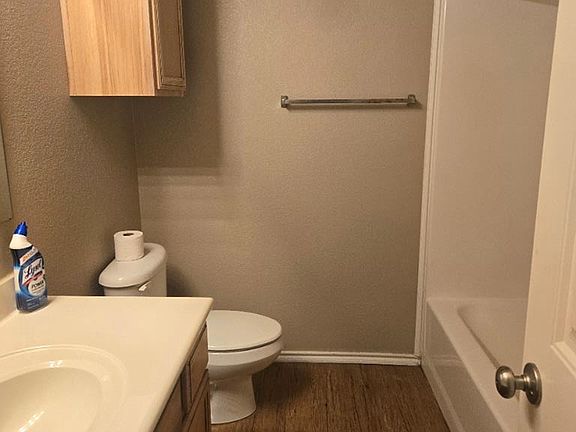 5th image of 913 Beal Pkwy