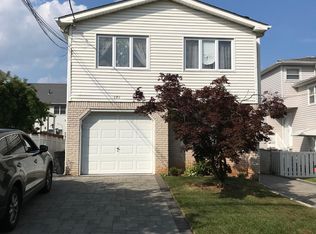 181 Spratt Ave, Staten Island, NY 10306