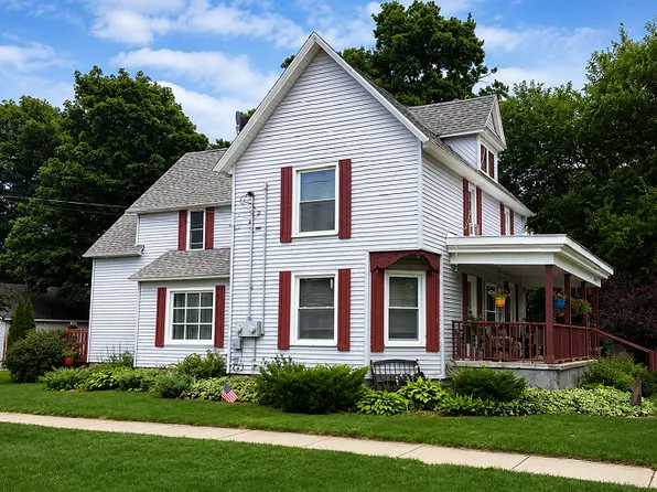 210 Grove St NW #B, Sparta, MI 49345