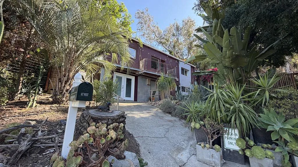637 S Crescent Ct — Photo 2