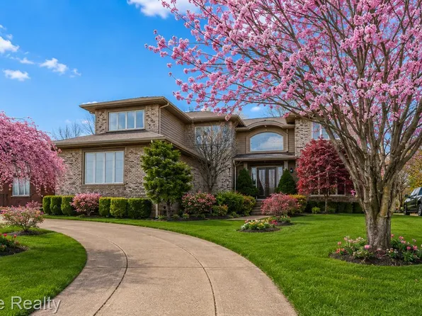 7143 Yarmouth Ct, West Bloomfield, MI 48322