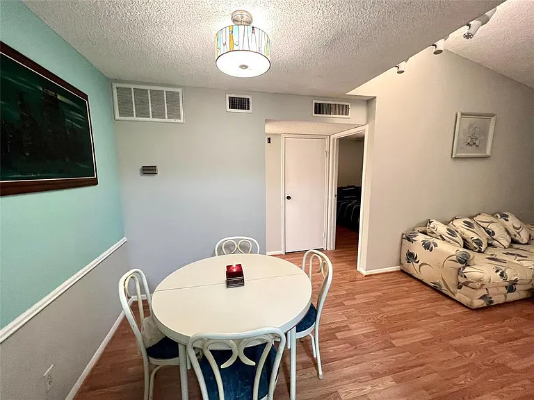 2120 El Paseo St #310 — Photo 17
