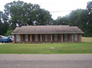 2655 Lakeview Cir, Millbrook, AL 36054