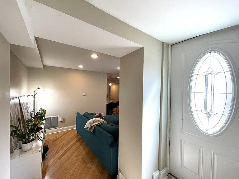 1522 W Superior St #1 — Photo 2