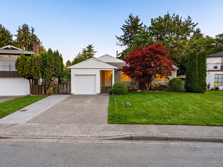 6231 Nadine Cres #32578 — Photo 1