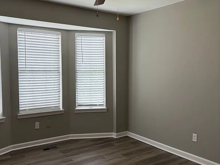 6877 Briarwood Dr — Photo 20