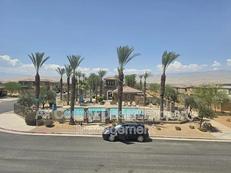 73533 Granita Dr — Photo 38