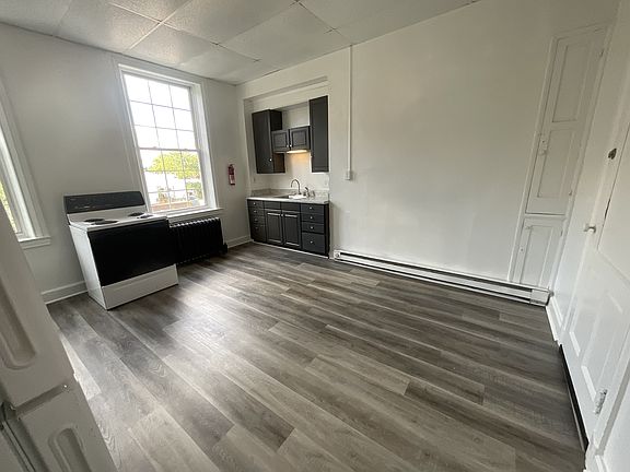 2nd image of 2 E King St #11441287