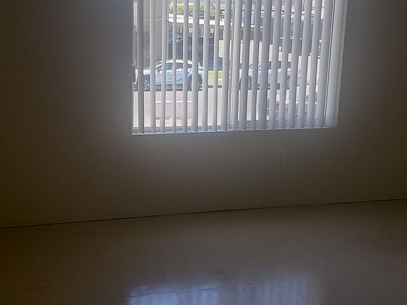5th image of 811 17th Ave #C