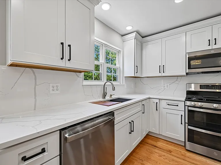 6153 Les Dorson Ln — Photo 5