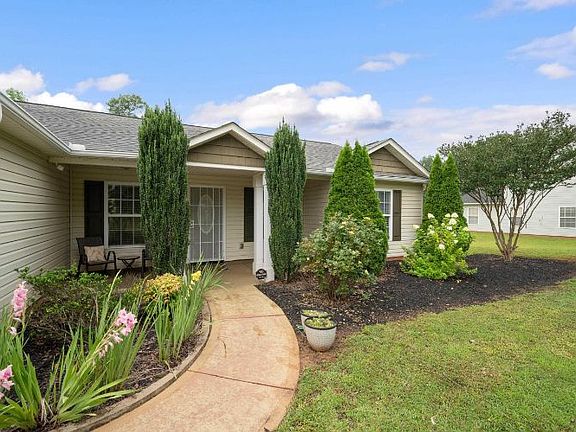 4th image of 141 Albus Dr