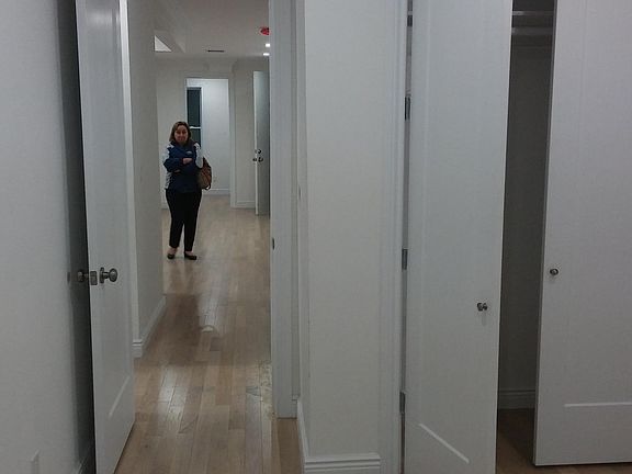 Large 1100 sq/ft apartment