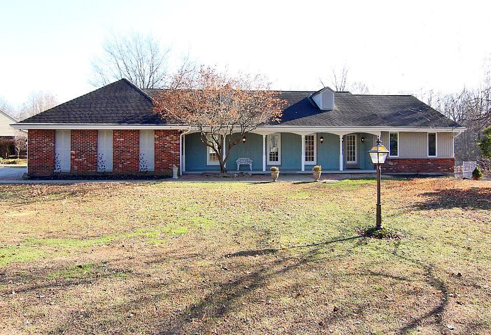 1st image of 620 Harlan Cir