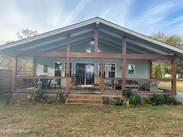 1881 Waccamaw Shores Road, Lake Waccamaw, NC 28450