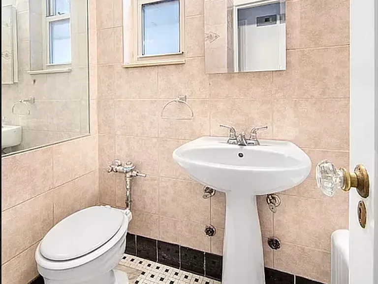 304 W 106th St #2R — Photo 5