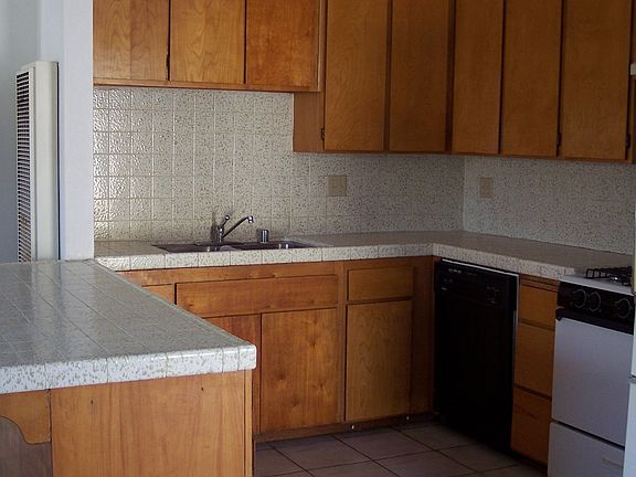 2nd image of 720 Givens Rd #7