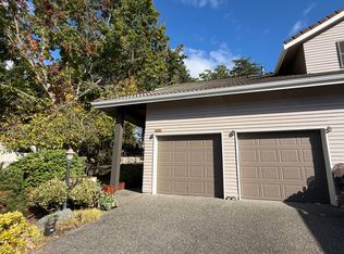 1290 140th Pl NE, Bellevue, WA 98007