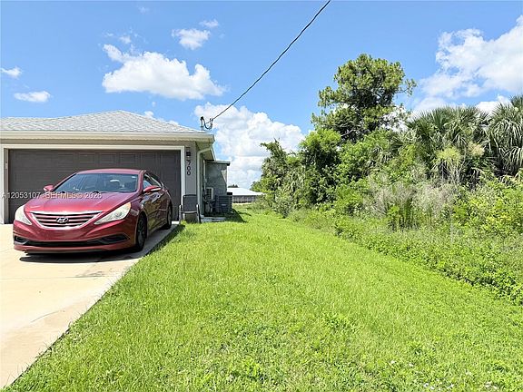 5th image of 700 Connecticut Ln