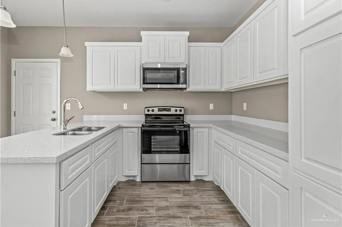 Building Photo - 1405 Beverly Ave #1