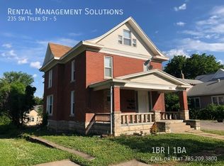 235 SW Tyler St APT 5, Topeka, KS 66603