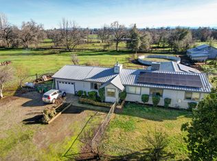 6755 Peach Ln, Redding, CA 96002