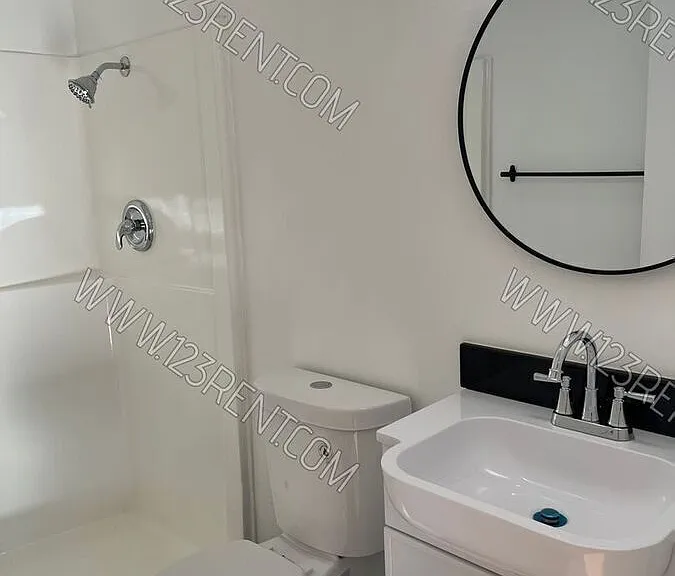 817 E Kildare St — Photo 23
