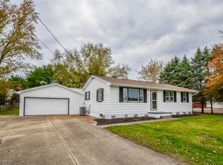 8233 Rolling Hill Ave NW, North Canton, OH 44720
