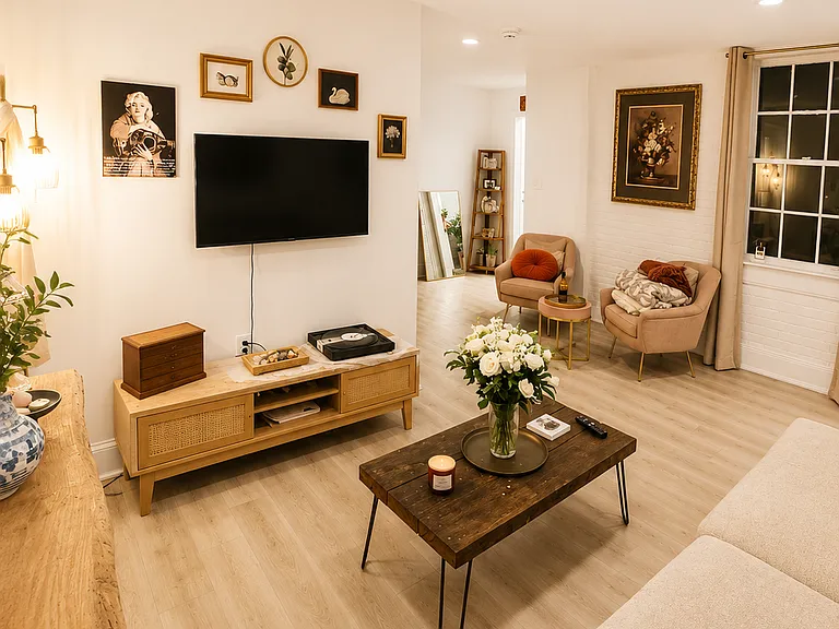 59 Perry St #1 — Photo 2