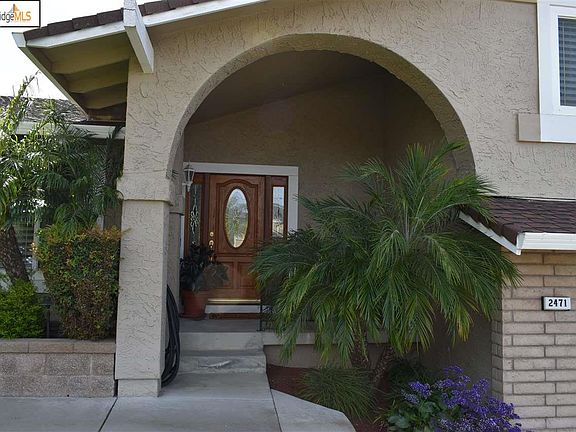 4th image of 2471 Grimsby Dr