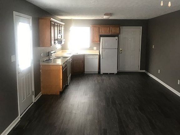 3rd image of 404-406 Faulconer Dr