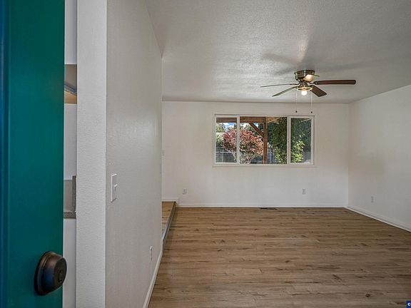 4th image of 1568 N 3rd Ave