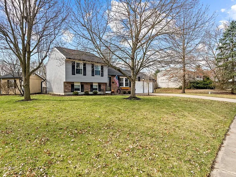 1353 Firethorne Dr — Photo 6
