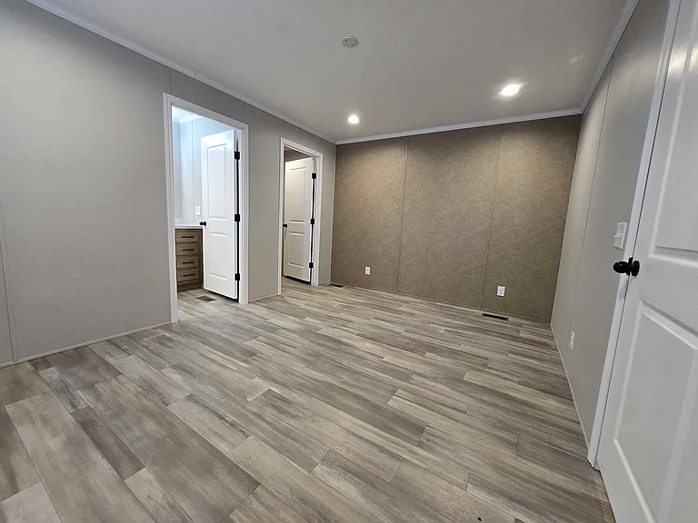 29800 Guilford Cir #460 — Photo 7