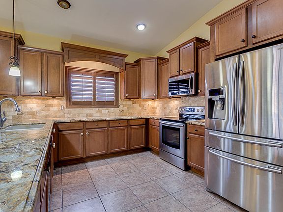 4th image of 12204 W Tara Ln