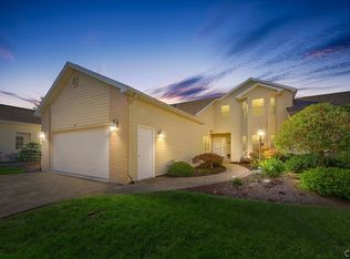 201 Falling Brook Path, Fayetteville, NY 13066