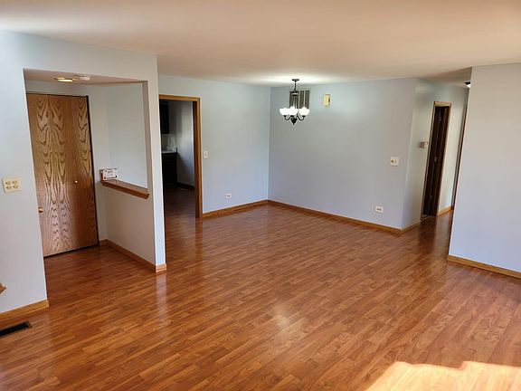 5th image of 511 Mallard Ct #511