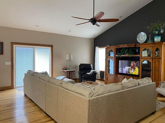 5th image of 2910 Apple Valley Dr