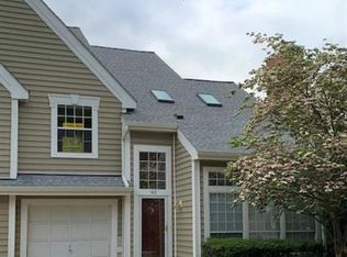 412 Overlook Dr, Woodbridge, VA --